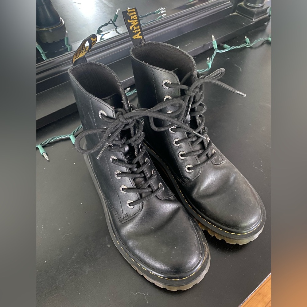 Dr. Martens 1460 Women’s Smooth Leather Lace Up Boots